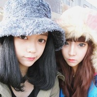 好看的非主流女生两姐妹曾经的感情在毕业季变成留恋的回忆 好看的非主流女生两姐妹曾经的感情在毕业季变成留恋的回忆
