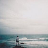 男生海边意境头像