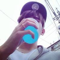 凭什么i最新有意境男生头像Lee