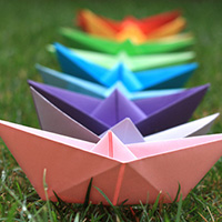 彩色手折纸船